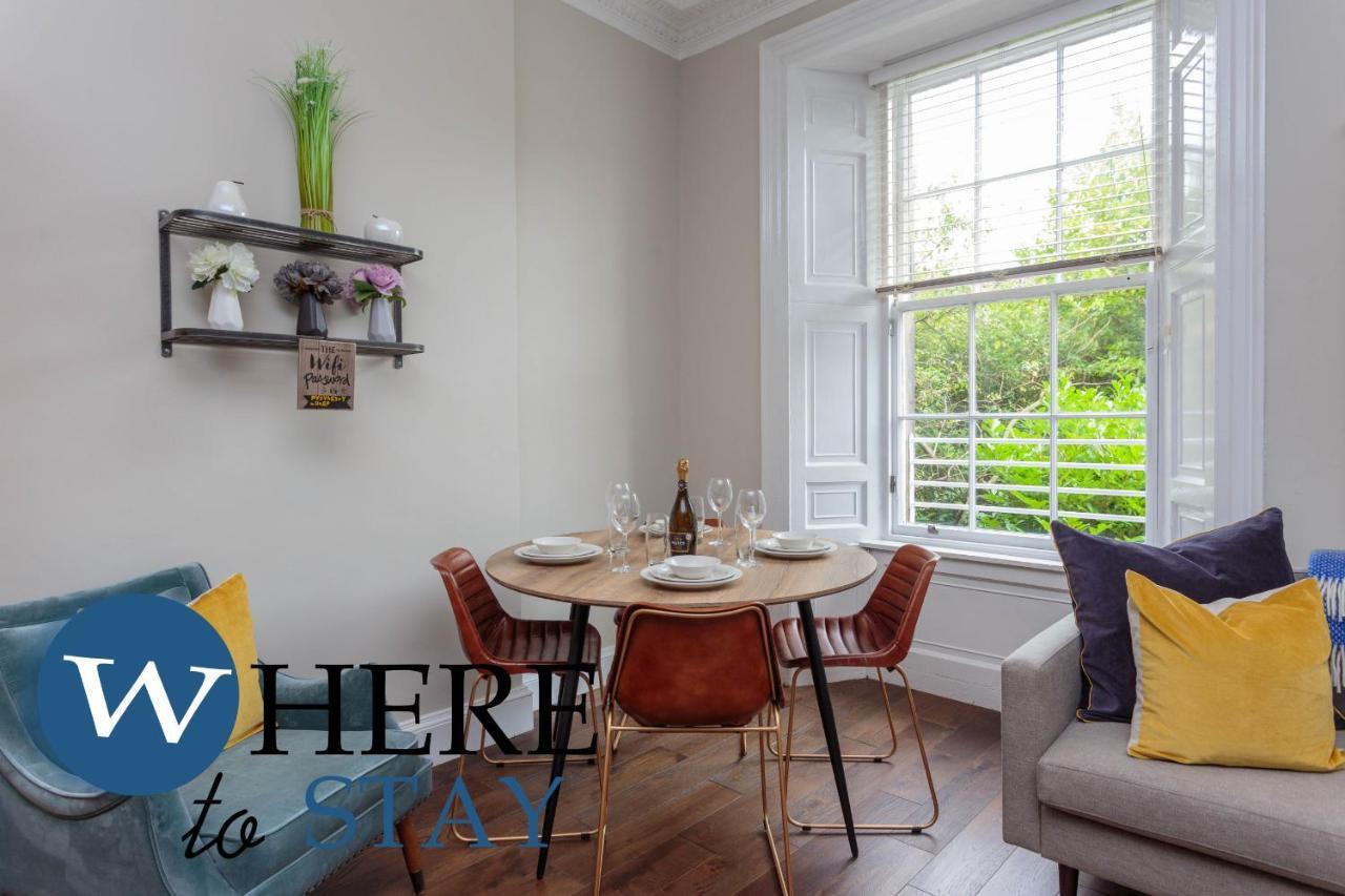 Stylish 2Bed Apartment Underneath Edinburgh Castle Exterior foto